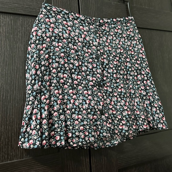 Floral Print Button Up Front Fit & Flare Skirt - Picture 3 of 9